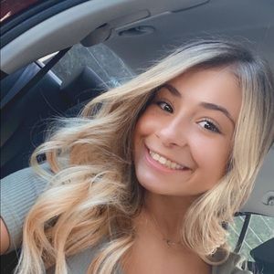 Meet your Posher, Olivia